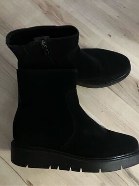 Blondo Waterproof Black Suede Women’s Boots Black/Taupe 9M Excellent Condition
